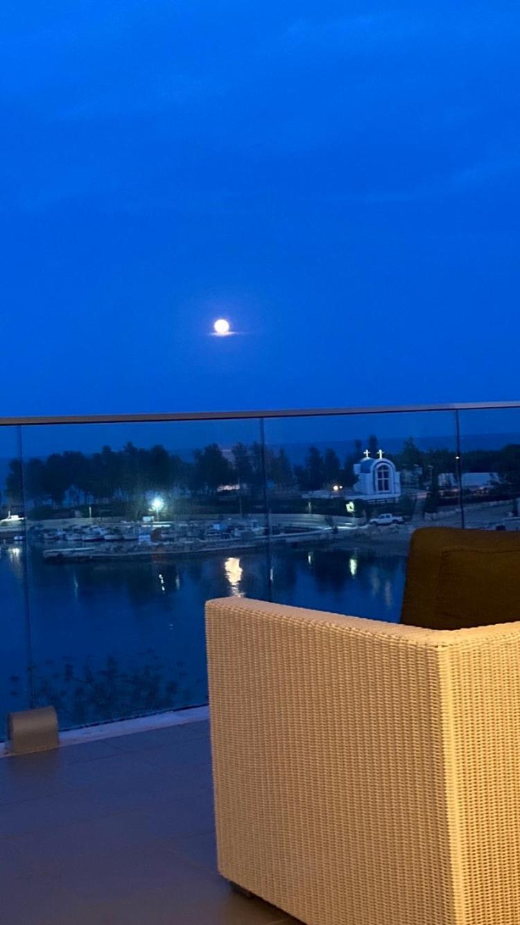 Trident Beach Apartment Протарас Экстерьер фото